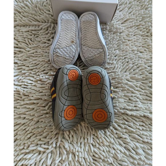 Bundle of 2 boys sneakers (Surprize & Genunine Kids from Oshkosh)   SZ 5 - Picture 7 of 12